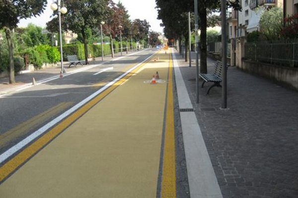 cycle lane markings